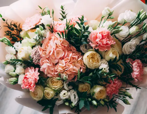 flowers-for-anniversary-soft-color-flowers