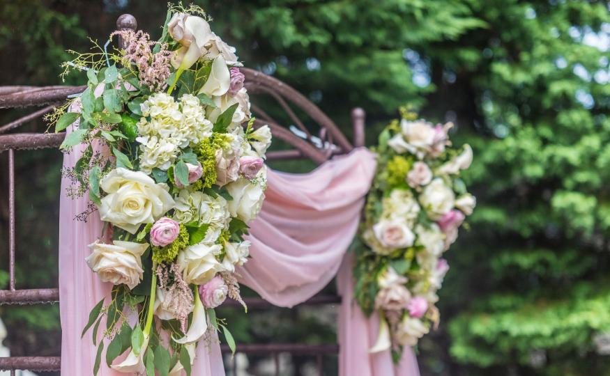 impact of flowers in a wedding event